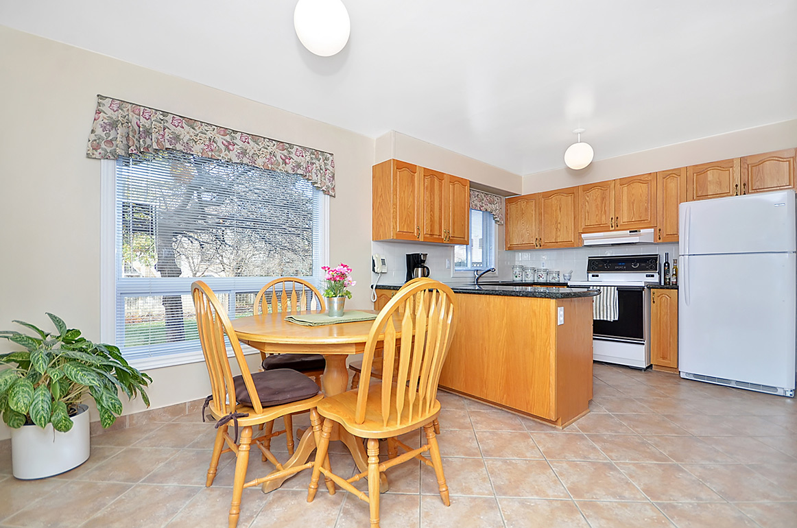 Emerald Meadows Kanata House Curious