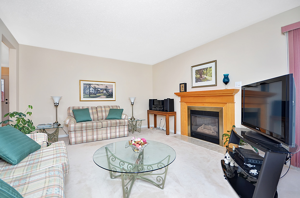 Emerald Meadows Kanata House Curious