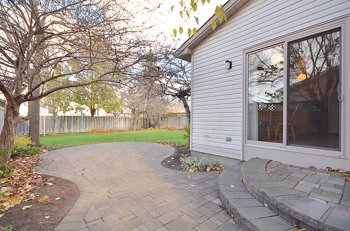 Emerald Meadows Kanata House Curious