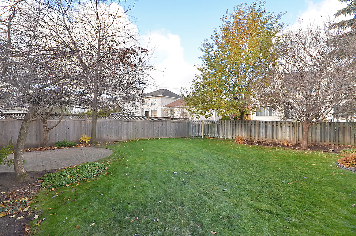 Emerald Meadows Kanata House Curious