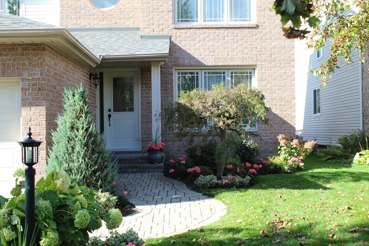 Emerald Meadows Kanata House Curious