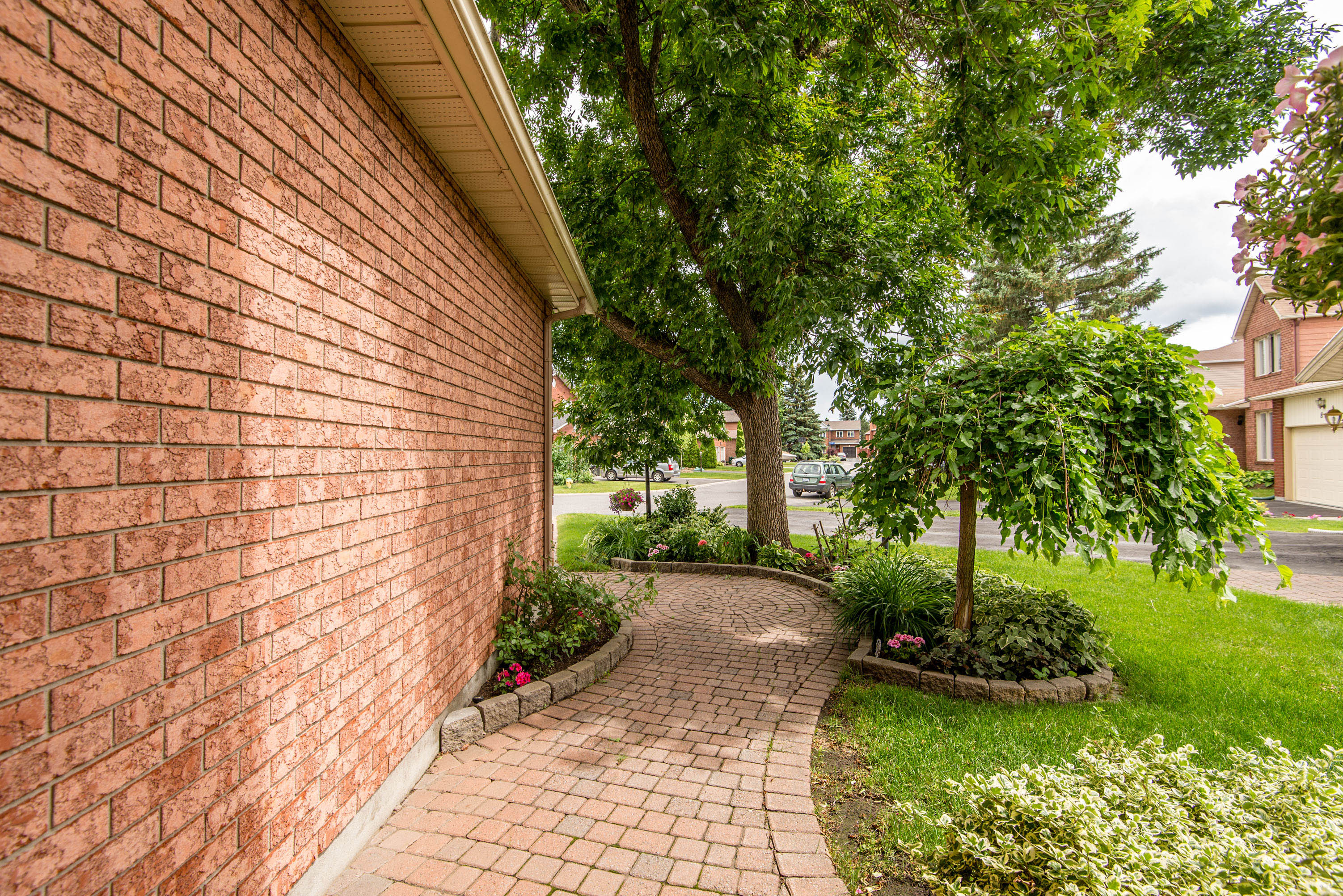 Centrepointe House Curious