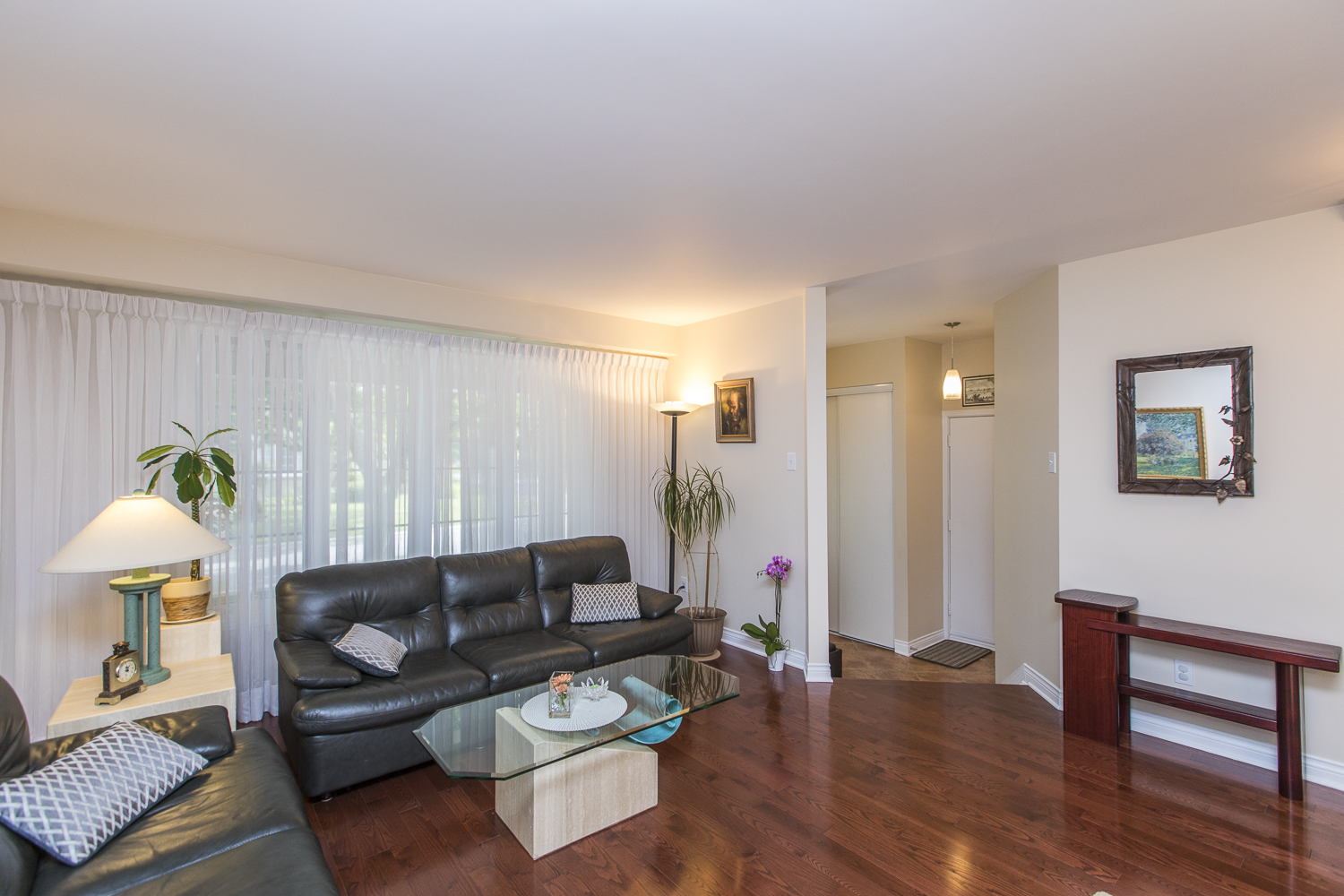 Centrepointe House Curious