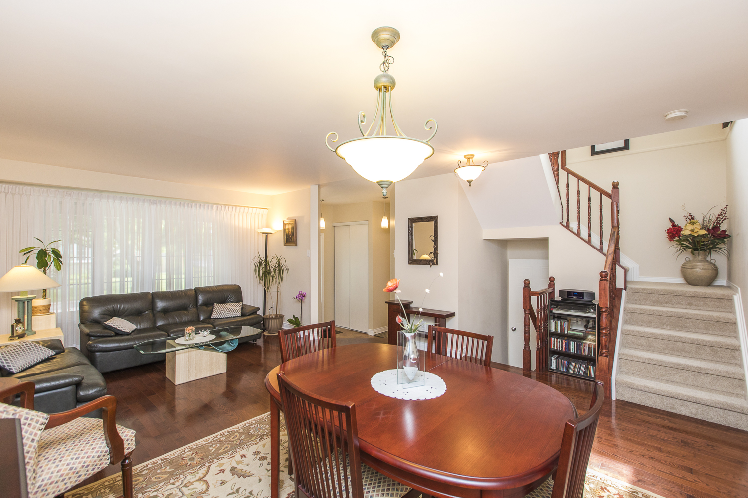 Centrepointe House Curious