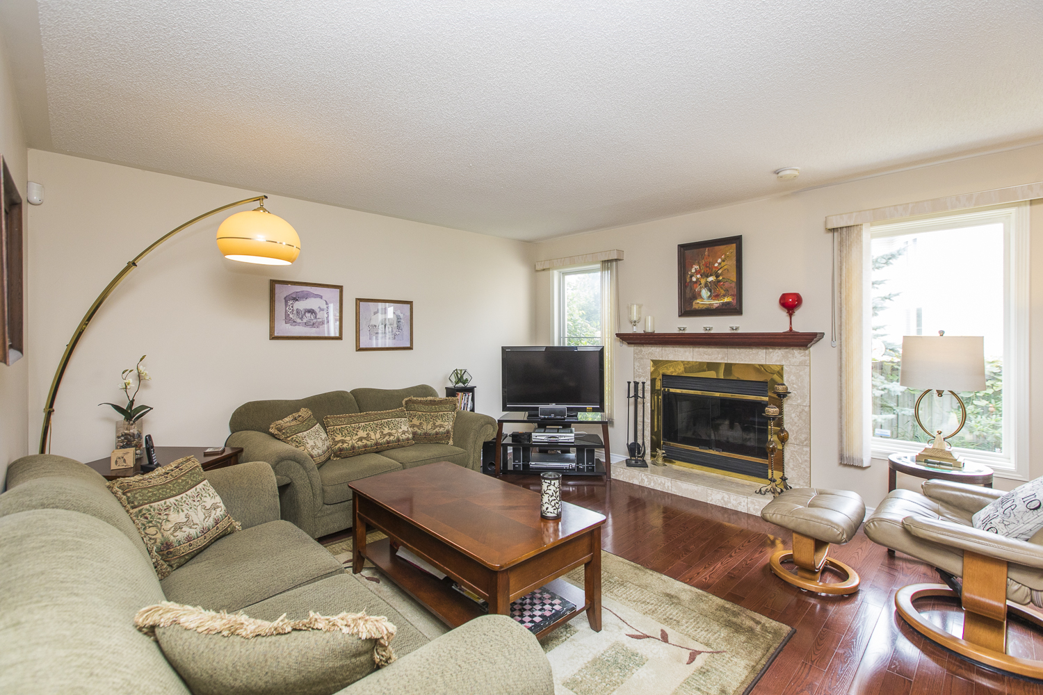 Centrepointe House Curious