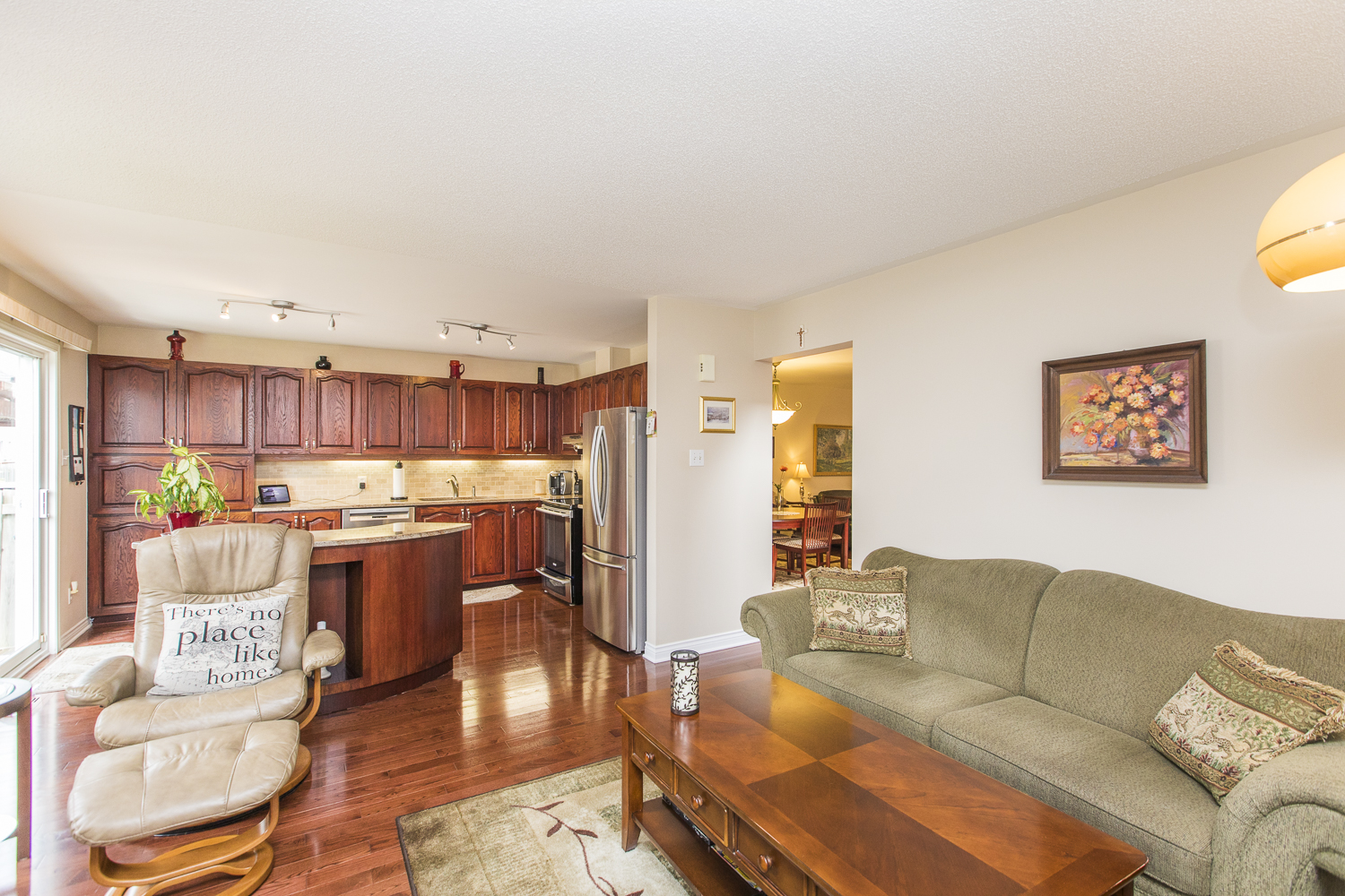 Centrepointe House Curious